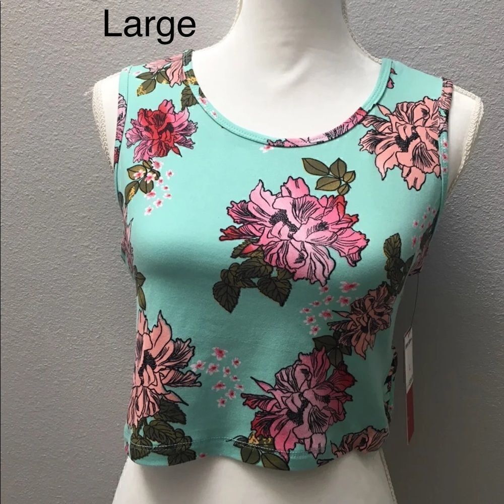 HOT KISS Large Flowered Crop Top